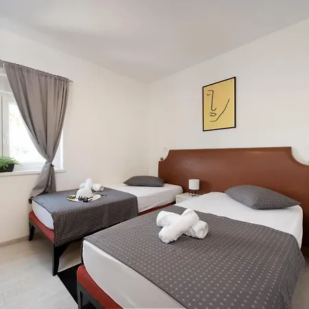 Hotel Potpican Hostel *