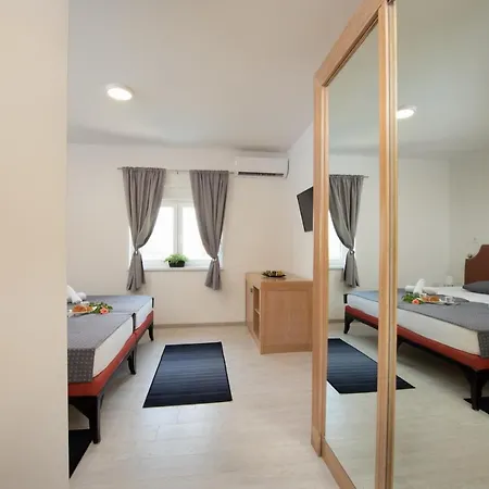 Hotel Potpican * Potpićan